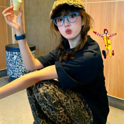 百万日元的女人们 封面